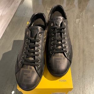 NIB Fendi fashion Sneakers